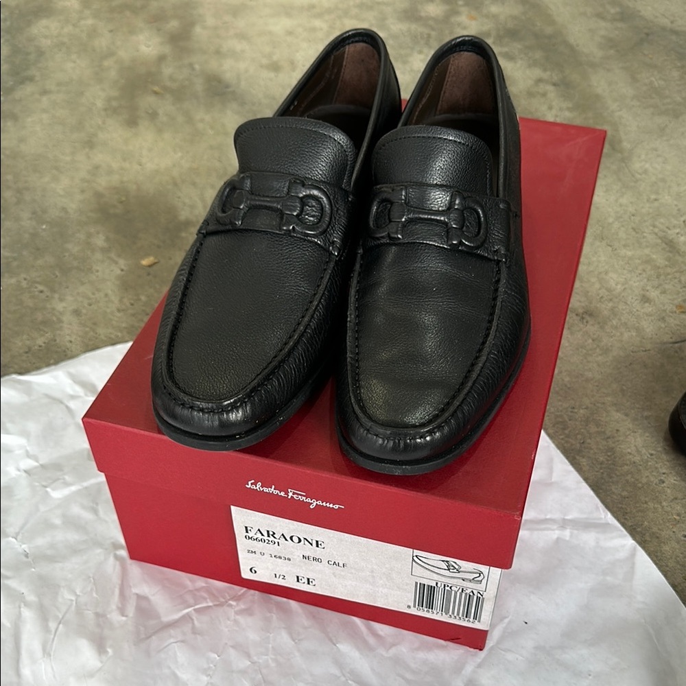 Salvatore Ferragamo Men's Black Leather Loafers